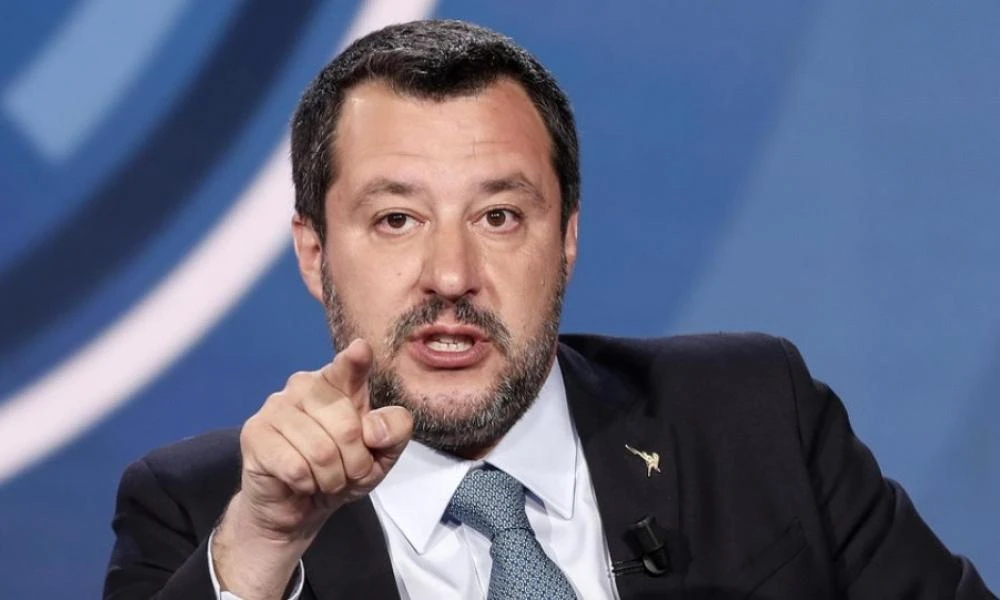 Ιταλία-Σαλβίνι: «Τα ναρκωτικά είναι σκ… και όποιος τα παίρνει είναι μαλ…»